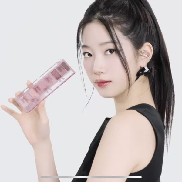 LE SSERAFIMのカズハのメイクに熱視線！アンバサダーになったエチュードの使用コスメはどれ？